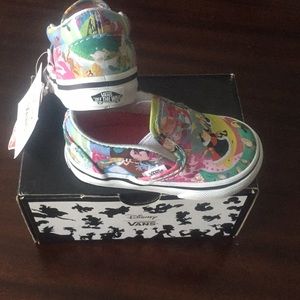 Disney Vans Alice in Wonderland Classic Slip on